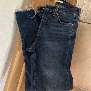 High rise Levi’s wedgie jeans. Dark blue